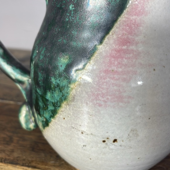 Adorable pottery price. Handmade. Gorgeous greens and pinks with a gold vein - Picture 11 of 17